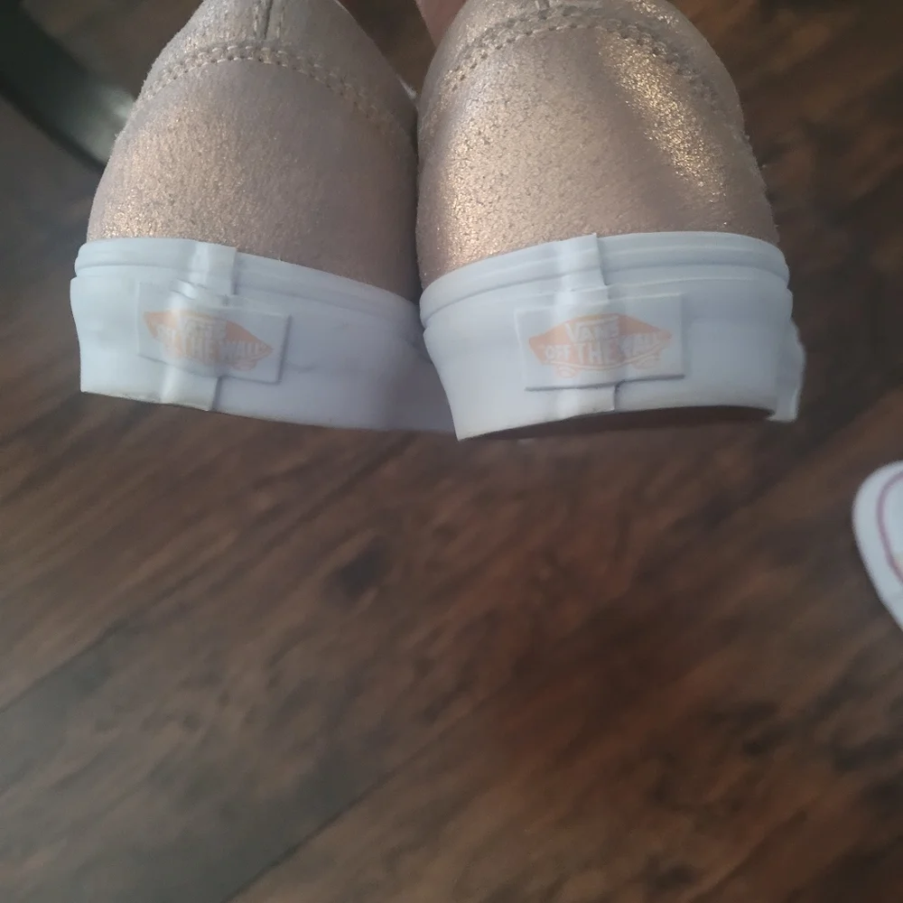 Vans - Picture 4 of 6